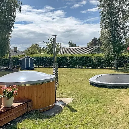 4 Bedroom Cozy In Juelsminde * Sonderby (Midtjylland)